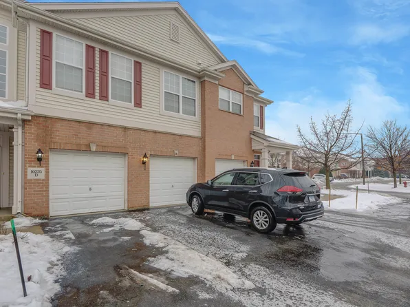 10235 Mulberry Ln #D, Bridgeview, IL 60455