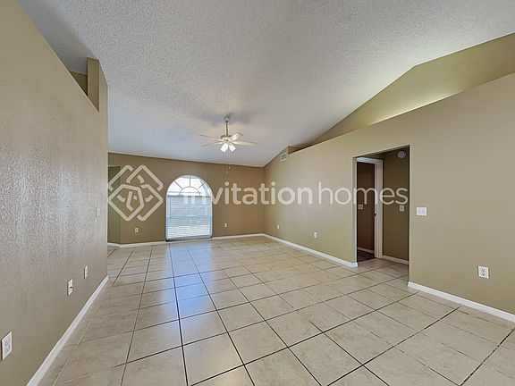 4th image of 212 Kingshill Ct SE
