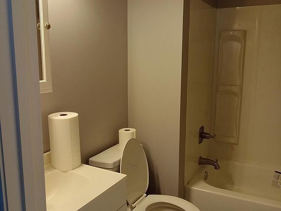 4th image of 4220 Virginia Ave