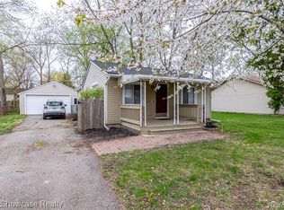 21607 Roosevelt Ave, Farmington Hills, MI 48336