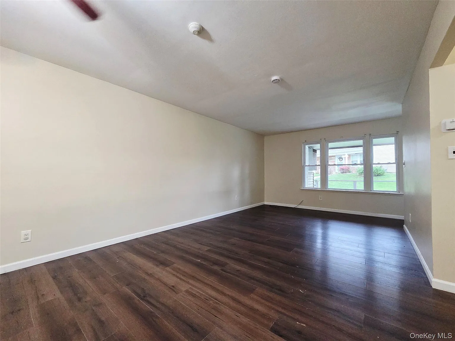 2 bed, 1.0 bath, 1000 sqft, $2,700 — Photo 2