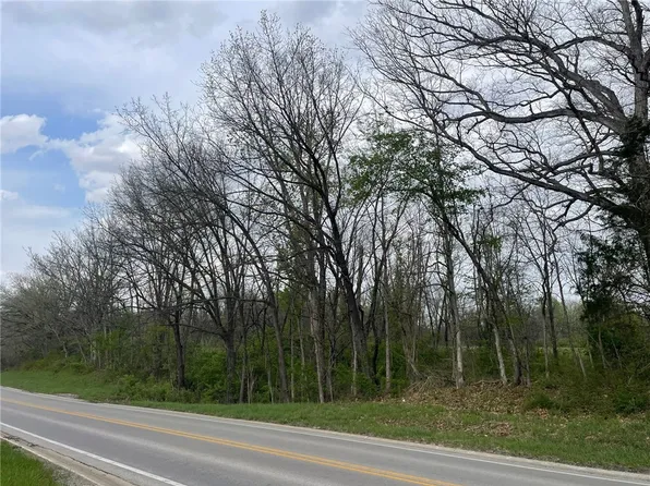 75 Street, Greenup, IL 62428