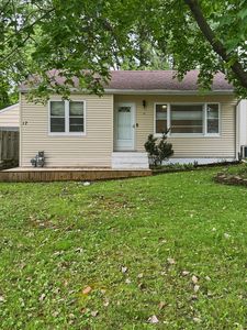 17 Indian Trl, Lake In The Hills, IL, 60156