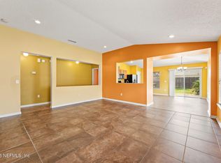 11509 Brian Lakes Dr, Jacksonville, FL 32221