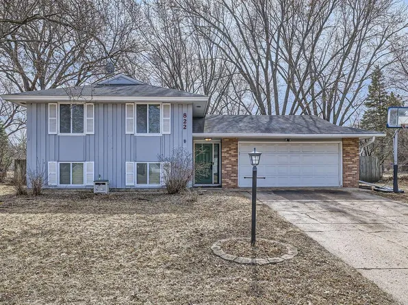 822 Regent Dr, Apple Valley, MN 55124