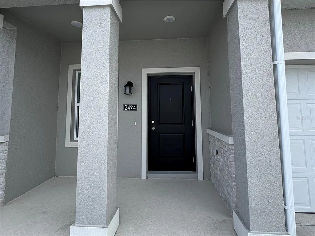 3 bed, 2.5 bath, 1834 sqft, $1,900 — Photo 3