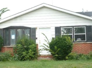 2125 Linden Ave, Waukegan, IL 60087