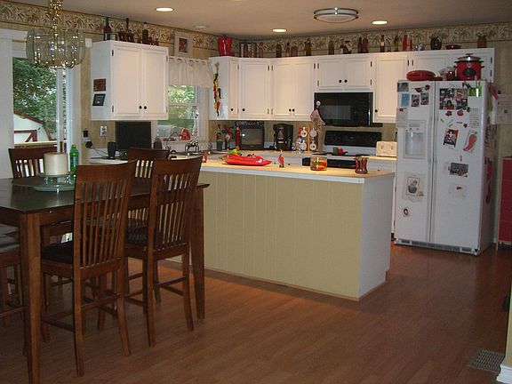 Spacious kitchen