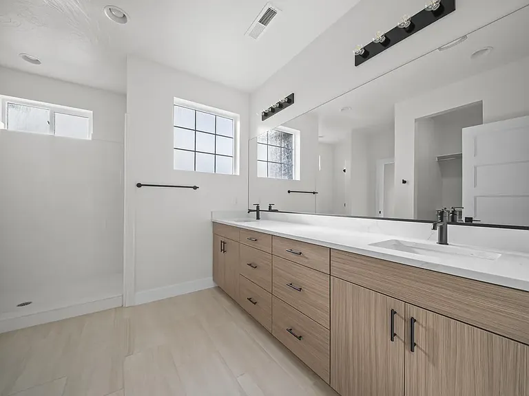 2305 E Kiabito Ln — Photo 32