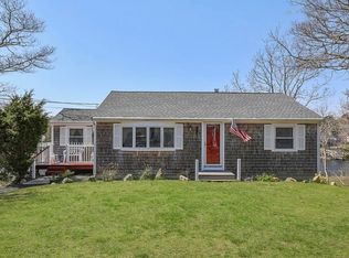 171 Edgewater Dr W, East Falmouth, MA 02536