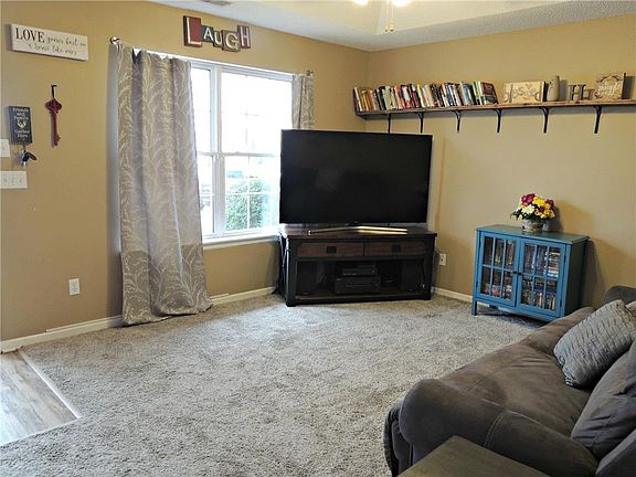 4th image of 1038 Ephraim Dr