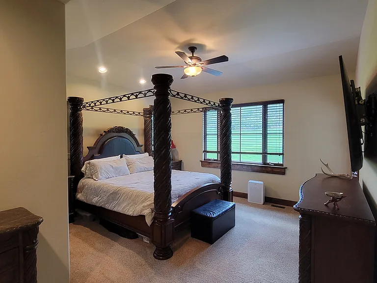 110 Lara Pl — Photo 1