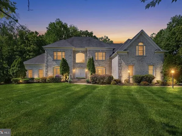 9395 Wolf Trap Creek Ct, Great Falls, VA 22066