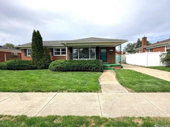1570 Pinetree Dr, Trenton, MI 48183