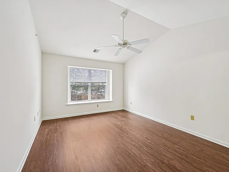 Spring Creek Apartments — Photo 35