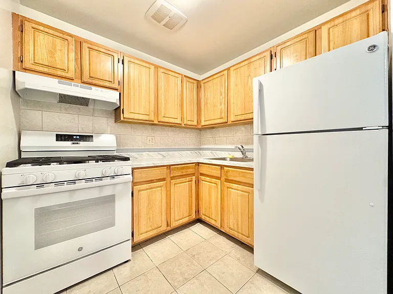 18 N Portland Ave #1 — Photo 5