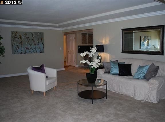 5th image of 850 Ridge Dr
