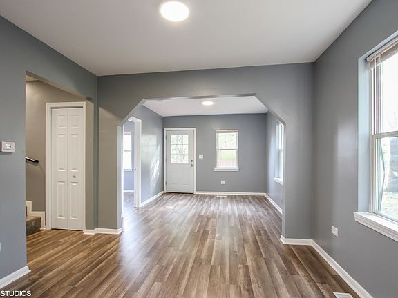 3rd image of 1714 Greenfield Ave