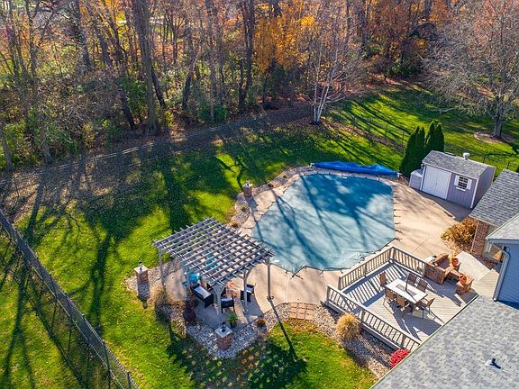 2nd image of 72 Hyde Park Dr