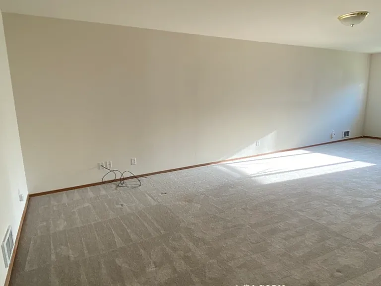 1314 NW Falls Creek Loop — Photo 2
