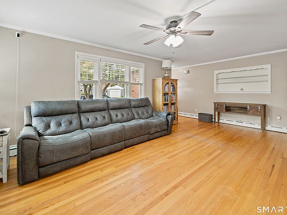 4th image of 170 Dawes Avenue