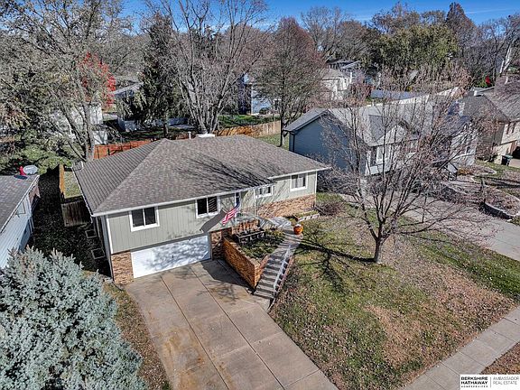 5th image of 15128 Farnam Cir