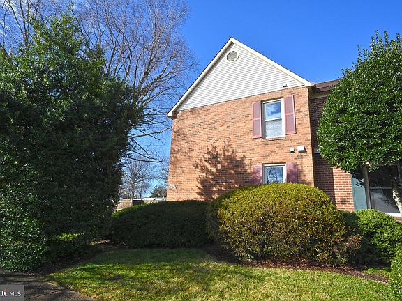 3rd image of 10622 Railroad Ct