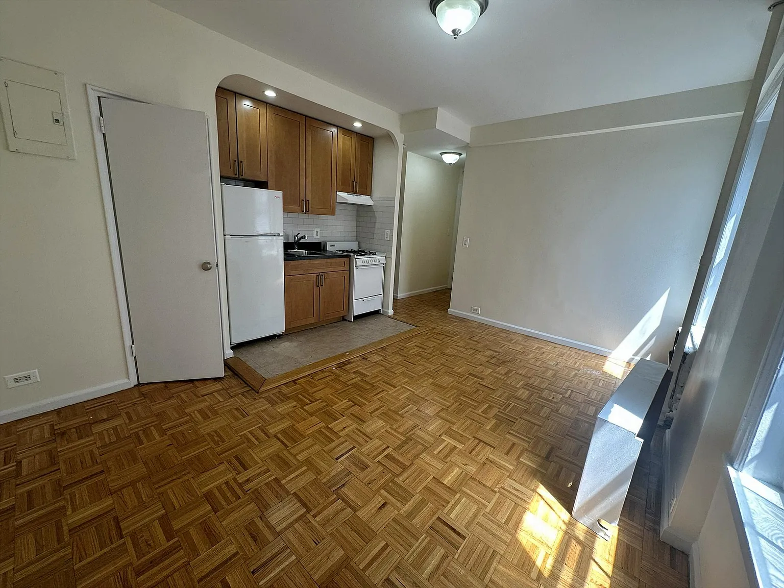 535 East 78th Street — Photo 2