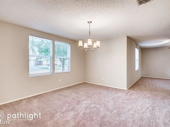 4th image of 2917 Jamestown Dr
