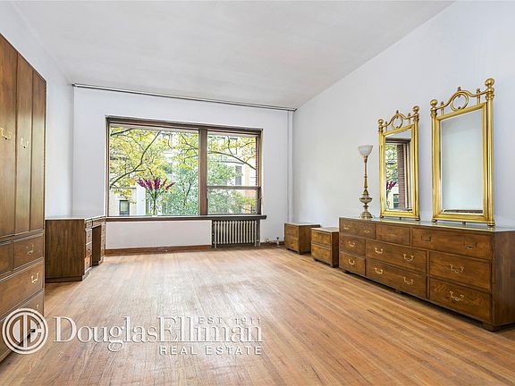 4th image of 124 W 88th St
