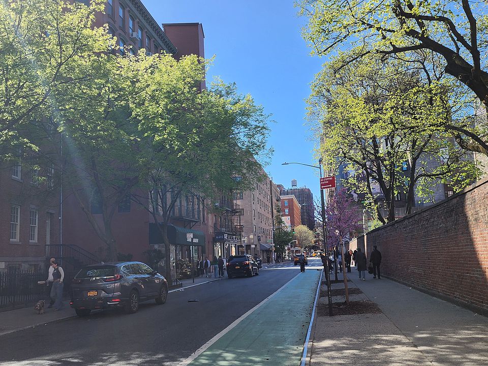 1st image of 200 Grand St Unit 7