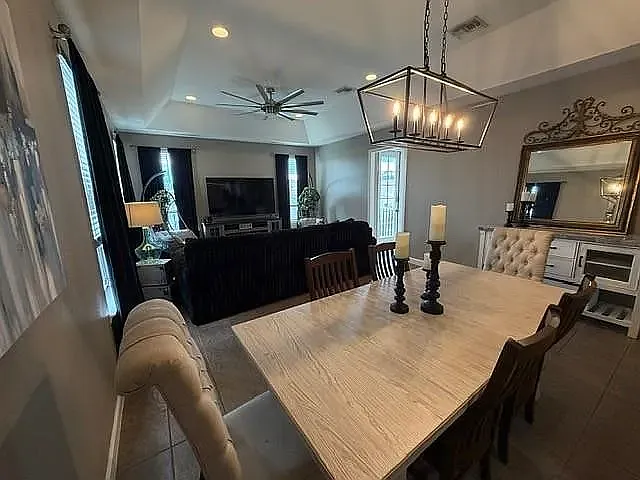 3 bed, 2.5 bath, 1644 sqft, $2,200 — Photo 3