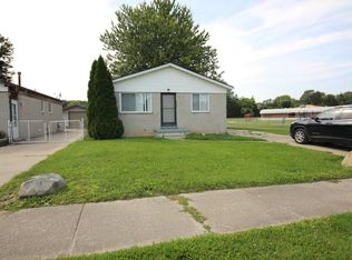 35515 Kirby St, Clinton Township, MI 48035