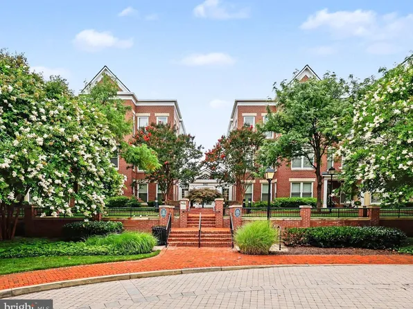 910 Powhatan St Unit 303S, Alexandria, VA 22314