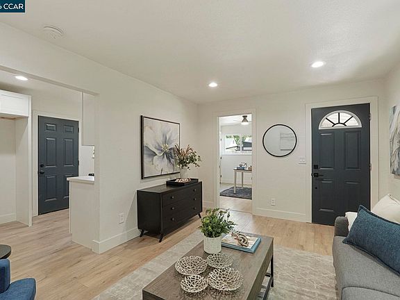 4th image of 4054 Sumac Ln