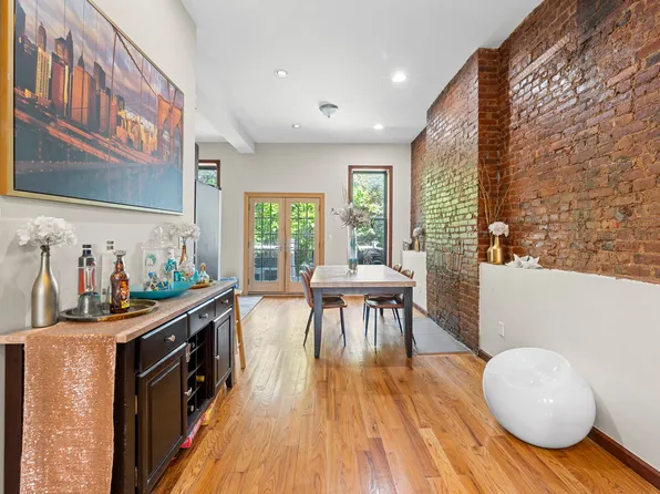 609 Lexington Avenue image 11 of 43