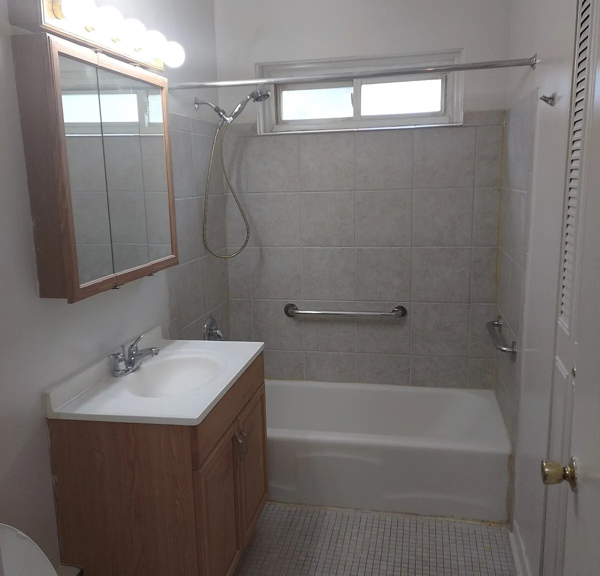 Timberlane Apartments — Photo 4