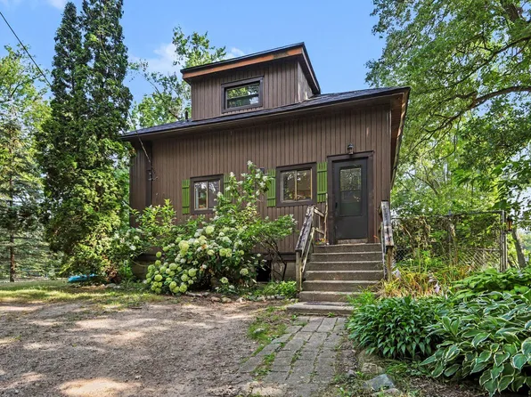 2067 Riverbank Ave NE, Grand Rapids, MI 49525