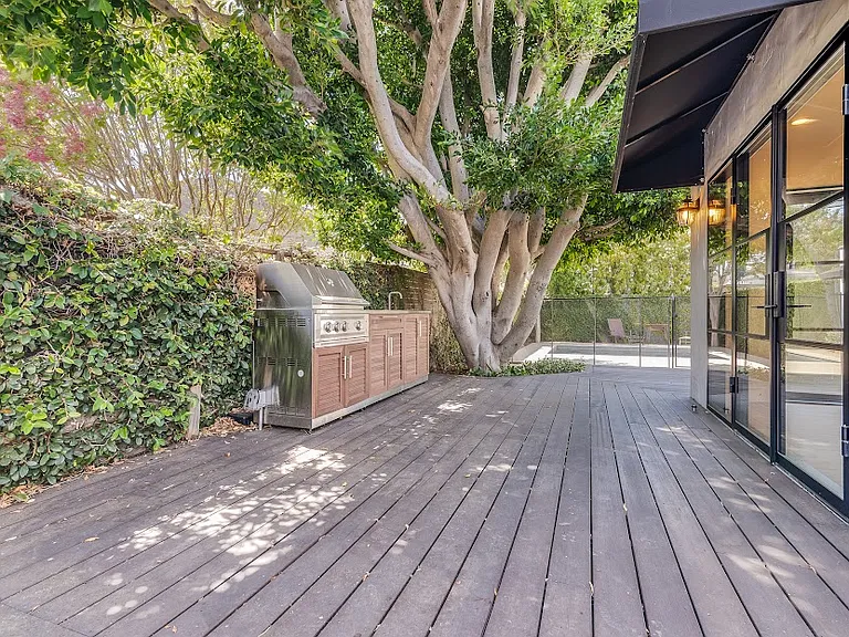 10385 Ilona Ave — Photo 22