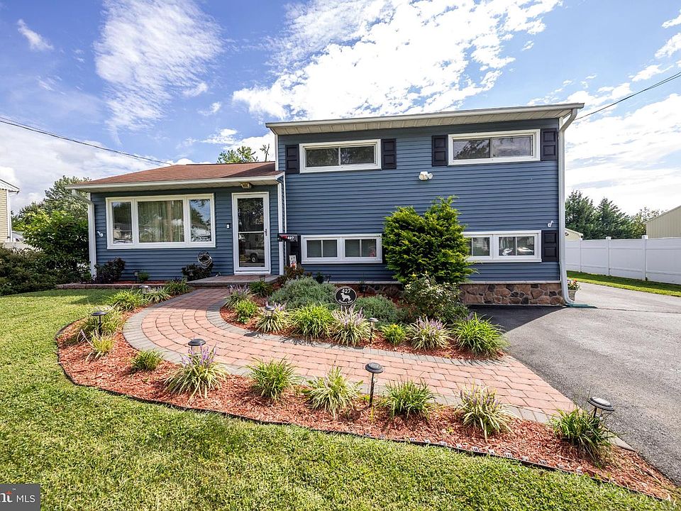 1st image of 427 Roberts Way