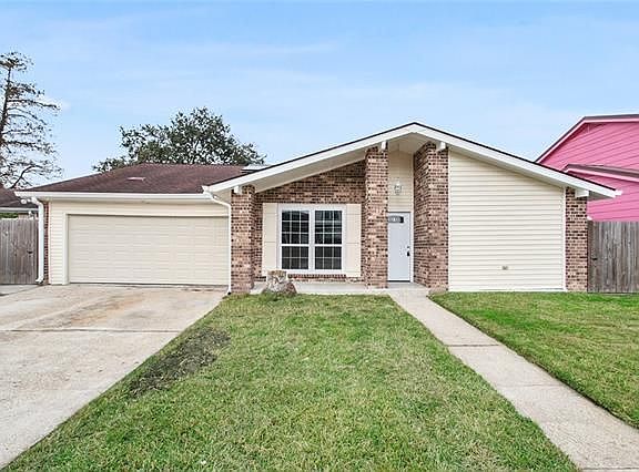 2nd image of 3876 Greenbriar Ln