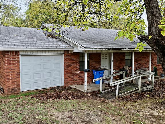 3rd image of 602 NW 4th St