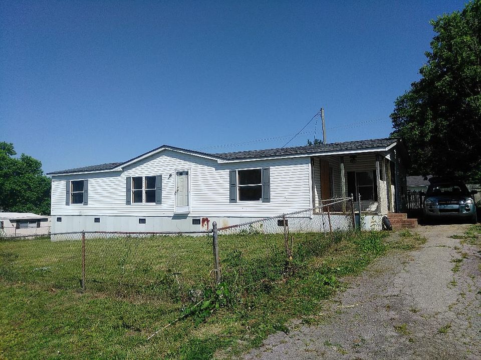 1st image of 457 Clarence Dr
