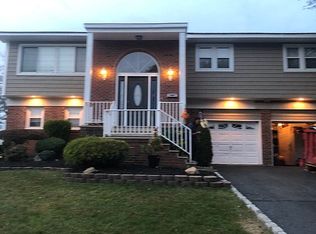 30 Chelsea Dr, Old Bridge, NJ 08857
