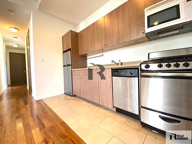 1st image of 724 Franklin Ave #3RB
