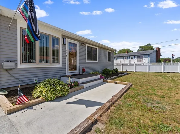 11 Agnes St, New Bedford, MA 02745