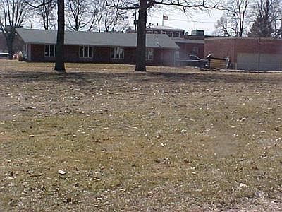 2nd image of 164 E 7th St