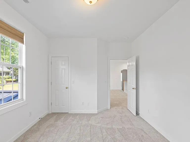 111 Sir Walker Ln — Photo 24
