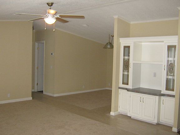 5th image of 117 Riverpark Dr