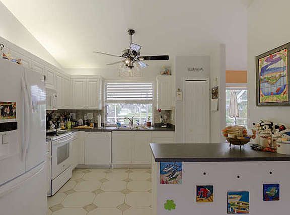 4th image of 2825 SW 38th St
